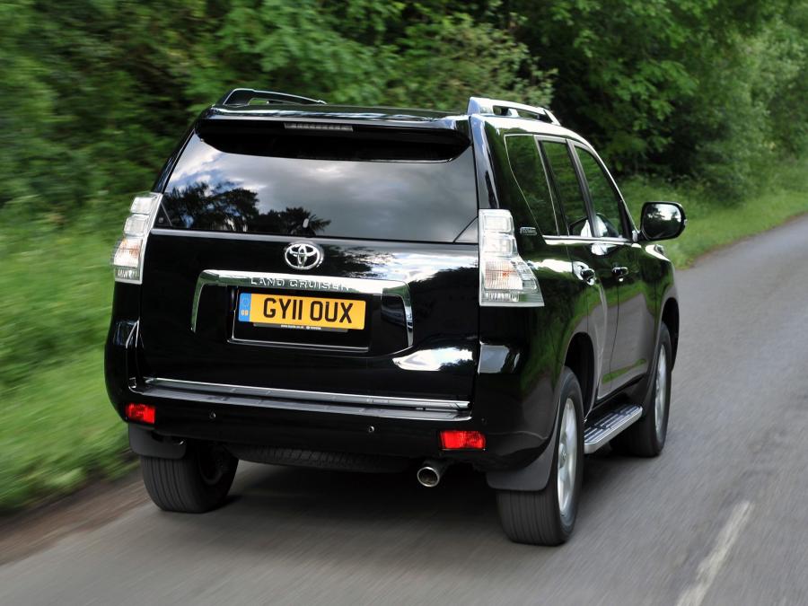  Toyota Land Cruiser Prado 150 60th Anniversary 2011 года  (UK) (фото 17 из 20)